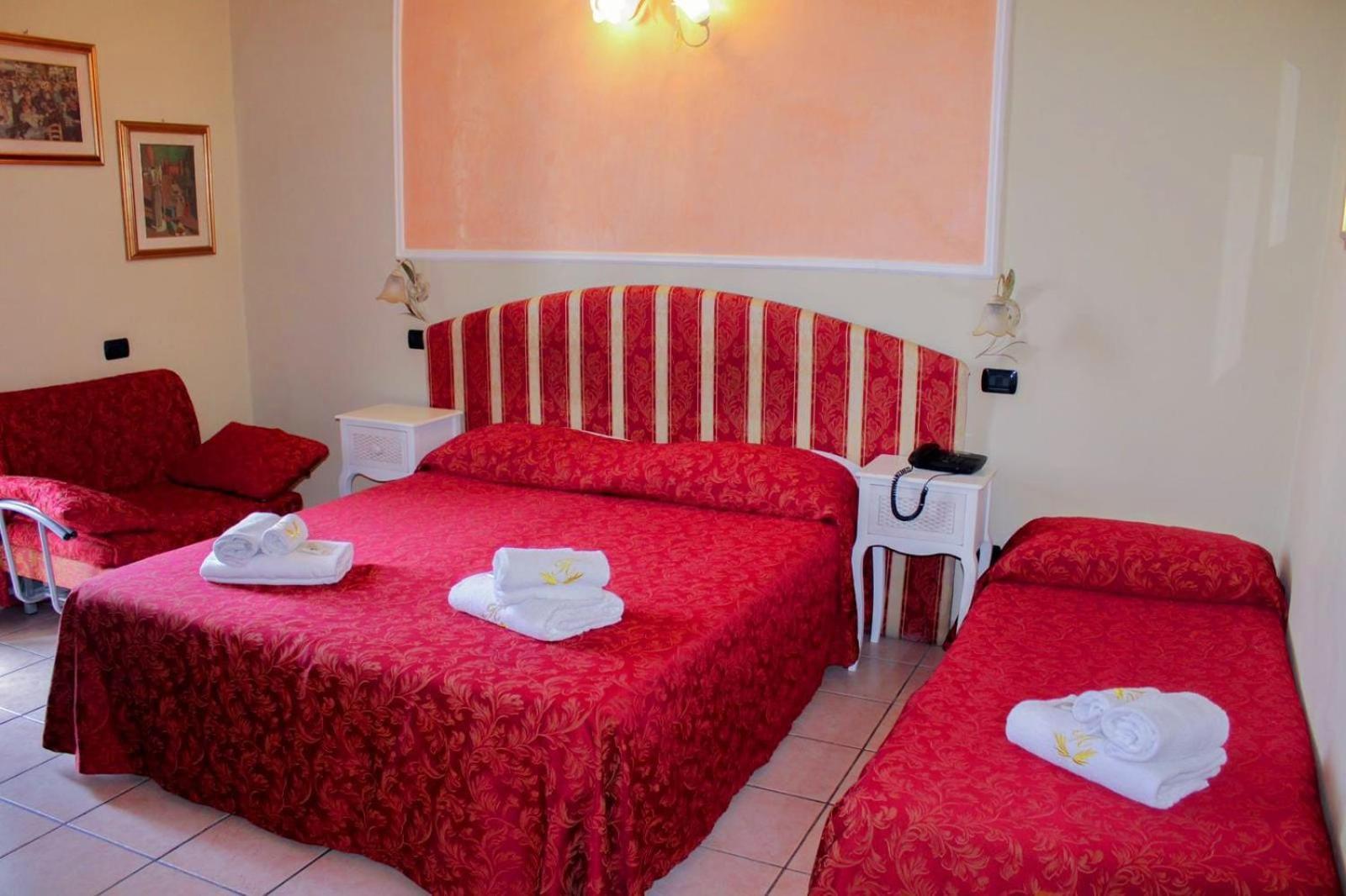 Hotel Sicilia Milan Bagian luar foto