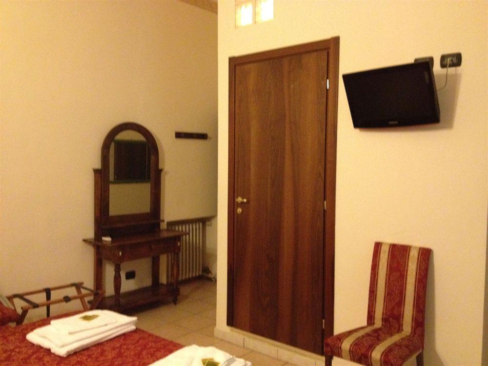 Hotel Sicilia Milan Bagian luar foto