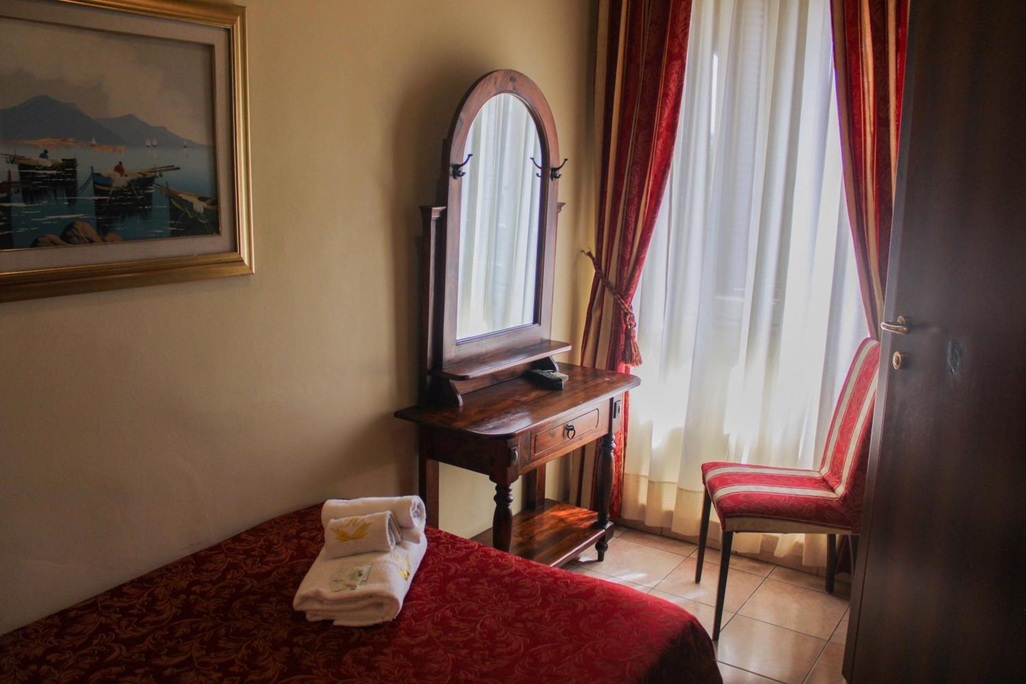 Hotel Sicilia Milan Bagian luar foto