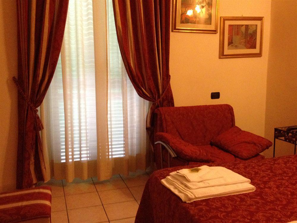 Hotel Sicilia Milan Bagian luar foto