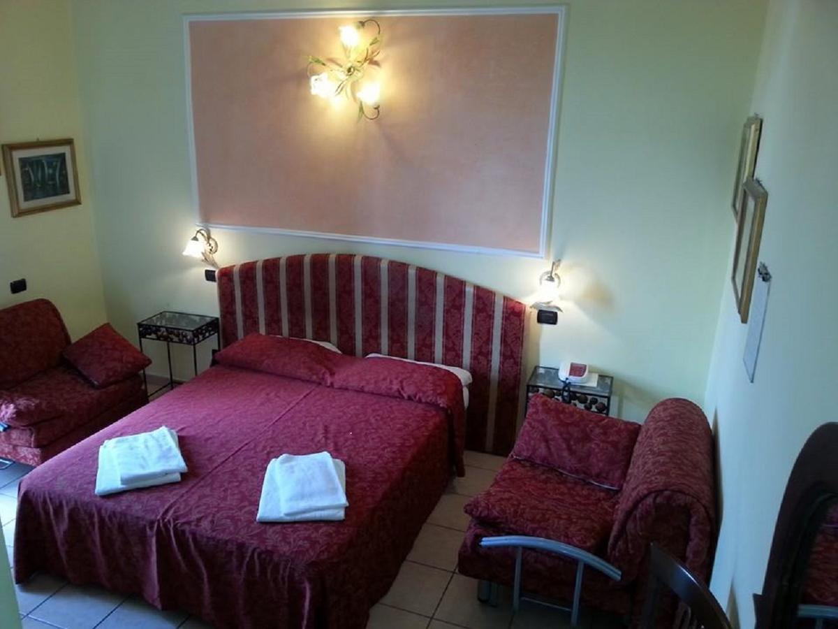 Hotel Sicilia Milan Bagian luar foto