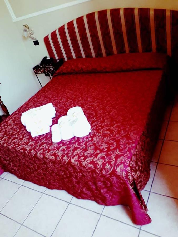Hotel Sicilia Milan Bagian luar foto